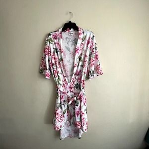 SHOW ME YOUR MUMU FLORAL ROBE O/S